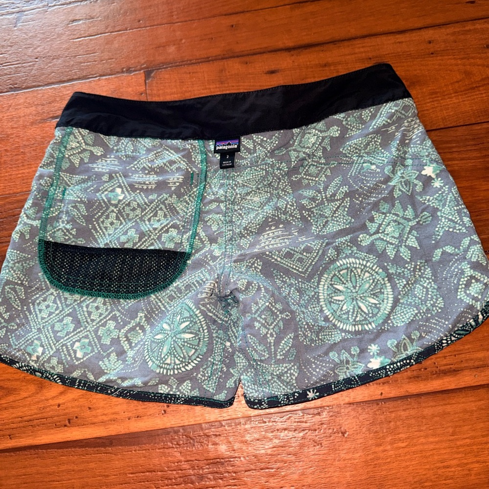 NWOT Patagonia Womens Size 2 Nylon Wavefarer Board Shorts 5" Surf UPF Swim - Picture 12 of 13